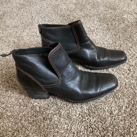 Born Booties - Picture 1 of 4